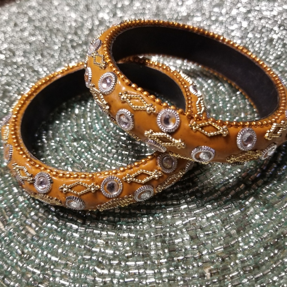 Bangles. - Picture 2 of 3
